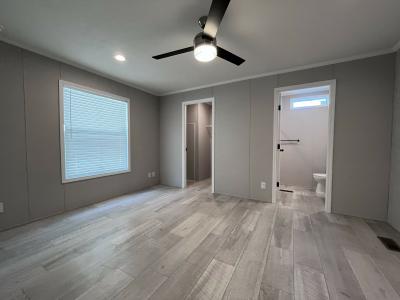 Photo 4 of 10 of home located at 4537 Carlton Rd Sterling Heights, MI 48310