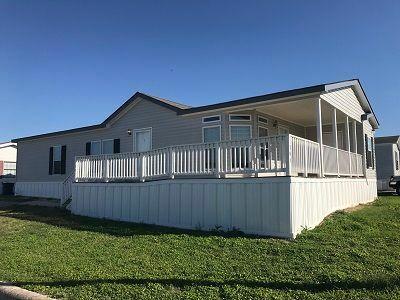 Mobile Home at 9605 W Us Highway 90 Lot #395 San Antonio, TX 78245