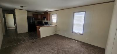 Photo 3 of 4 of home located at 932 Cour Retta Warren, MI 48091