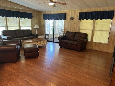 Photo 5 of 15 of home located at 1520 Lake Drive Grand Island, FL 32735