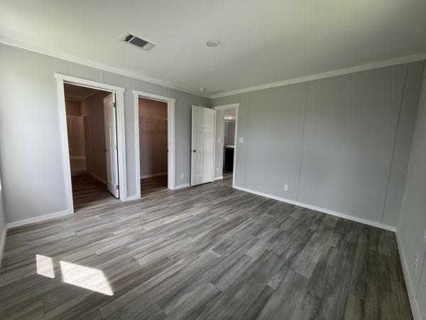 2025 Palm Harbor 340LEL30482A Mobile Home