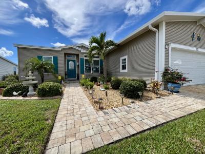 Photo 2 of 32 of home located at 3925 Manatee Club Drive Ruskin, FL 33570