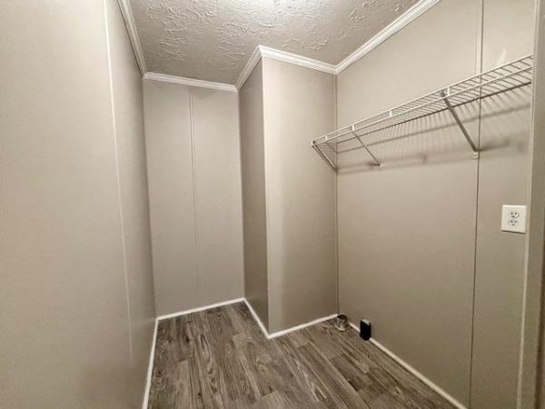 2018 Clayton Homes Inc Yes Mobile Home