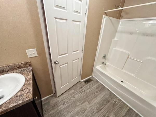 2018 Clayton Homes Inc Yes Mobile Home