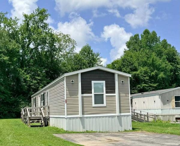 Photo 1 of 2 of home located at 53 Appaloosa Trail Corbin, KY 40701