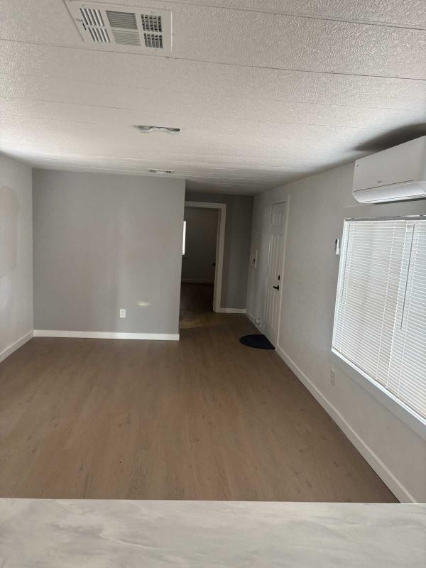 1980 Manufacture  Mobile Home For Sale
