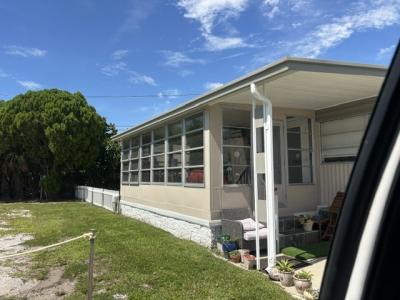 Photo 4 of 17 of home located at 1654 Clearwater Largo Rd Lot #115 Clearwater, FL 33756