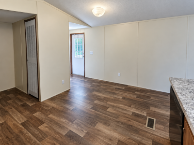 Photo 5 of 17 of home located at Park Plus Dr Columbia, TN 38401