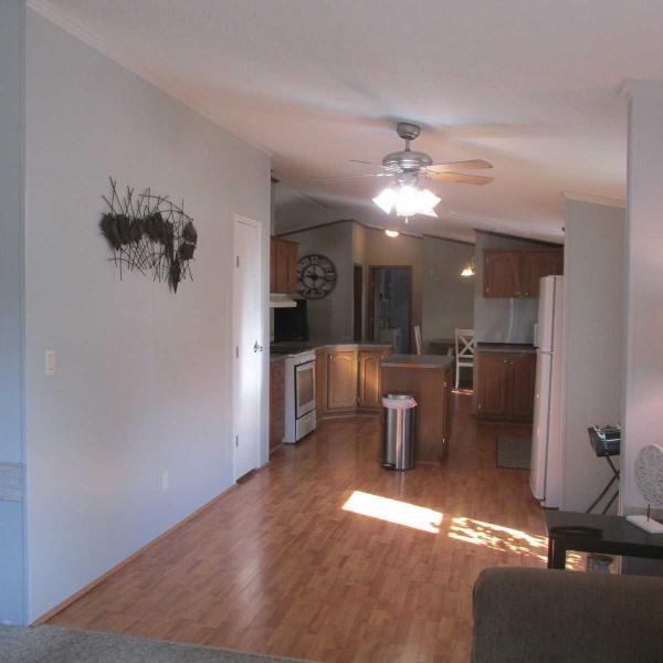 2000 Holly Park Glenmore Mobile Home