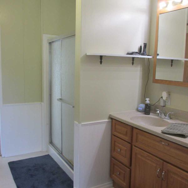 2000 Holly Park Glenmore Mobile Home