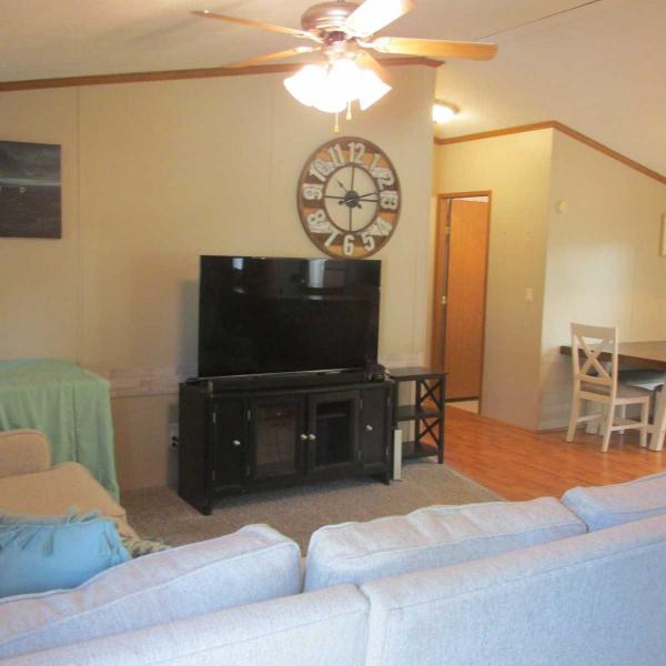 2000 Holly Park Glenmore Mobile Home