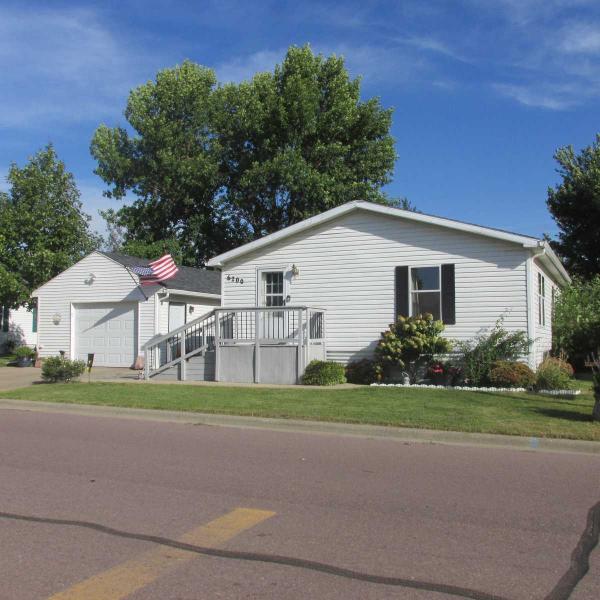 2000 Holly Park Glenmore Mobile Home