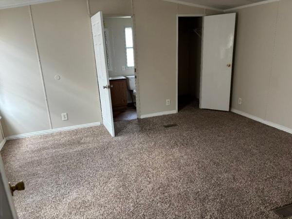 1997 Oakwood Mobile Home