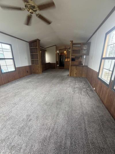 Photo 5 of 19 of home located at 317 Kathy Circle Jackson, MI 49202