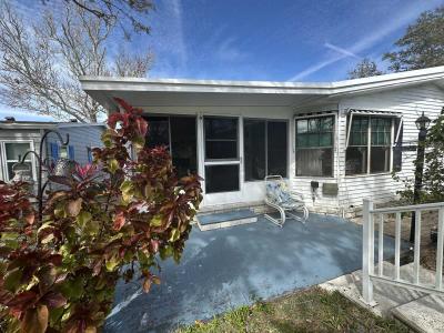 Photo 3 of 17 of home located at 795 County Rd 1 Palm Harbor, FL 34683