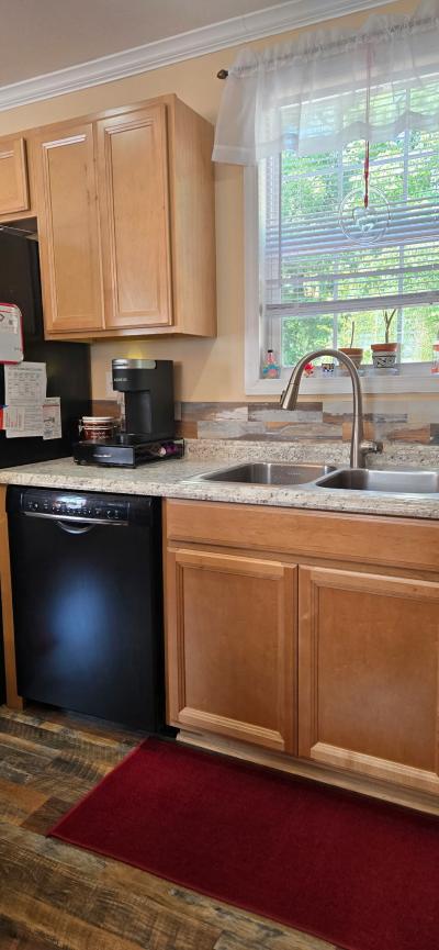 Photo 4 of 8 of home located at 2801 Pinewood Trace Burlington, NC 27215