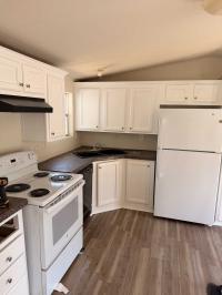 2012 CHAMPION HOME BUILDERS, INC. EXTREME 01XSNX1672A Mobile Home