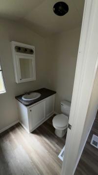 2012 CHAMPION HOME BUILDERS, INC. EXTREME 01XSNX1672A Mobile Home