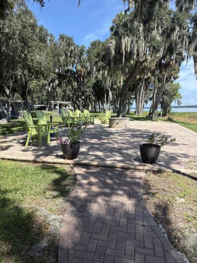 Photo 14 of 37 of home located at 1208 N. Lee Street Leesburg, FL 34748