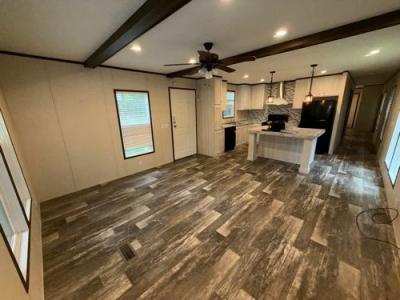 Photo 3 of 20 of home located at 25898 Interstate 30 Frontage Road Bryant, AR 72022