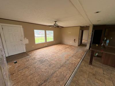 Photo 5 of 15 of home located at 530 Main Project Road Schriever, LA 70395