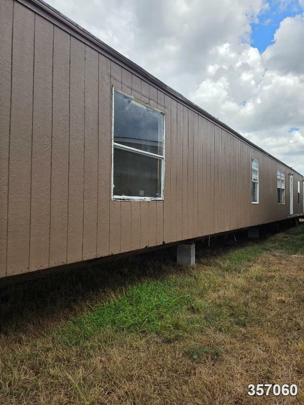 Photo 1 of 2 of home located at Solitaire Homes Of Victoria 11001 N Navarro St Victoria, TX 77904