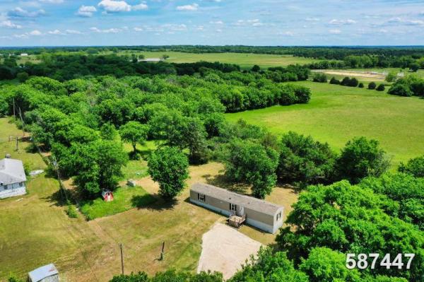 Photo 1 of 2 of home located at 401 E Oak St Maud, OK 74854