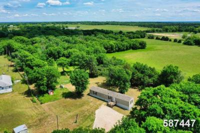 Mobile Home at 401 E Oak St Maud, OK 74854