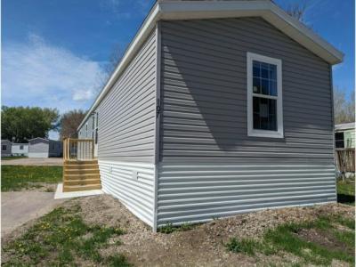Photo 4 of 19 of home located at 107 Maple Dr Mankato, MN 56001