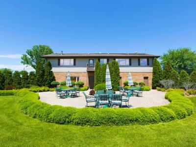 Photo 3 of 6 of home located at 9 Swan Lane Beecher, IL 60401