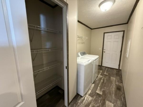 2019 Clayton 95PLH28563AH19 Mobile Home