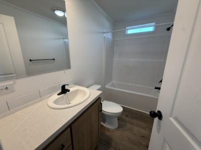 Photo 4 of 12 of home located at 997 Estate Drive Flint, MI 48506