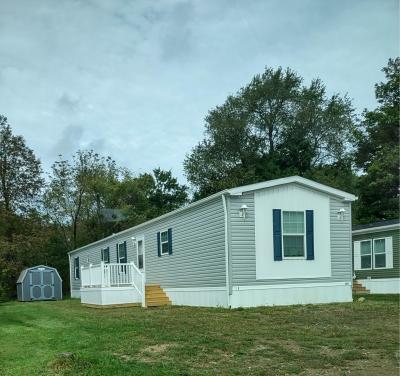 Mobile Home at 6853 Lake Dr. SW, Lot 106 Navarre, OH 44662