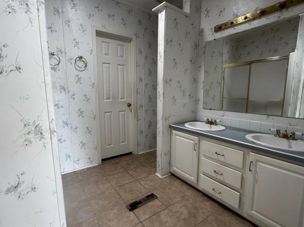 1995 Fleetwood 2138 Mobile Home