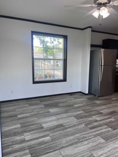 Photo 5 of 11 of home located at 2301 SW Oralabor Rd #5 Ankeny, IA 50023