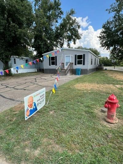 Mobile Home at 6109 Locust Evansville, IN 47720