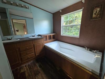 Photo 4 of 6 of home located at 1823 Pittstown Road Bristol, VA 24201