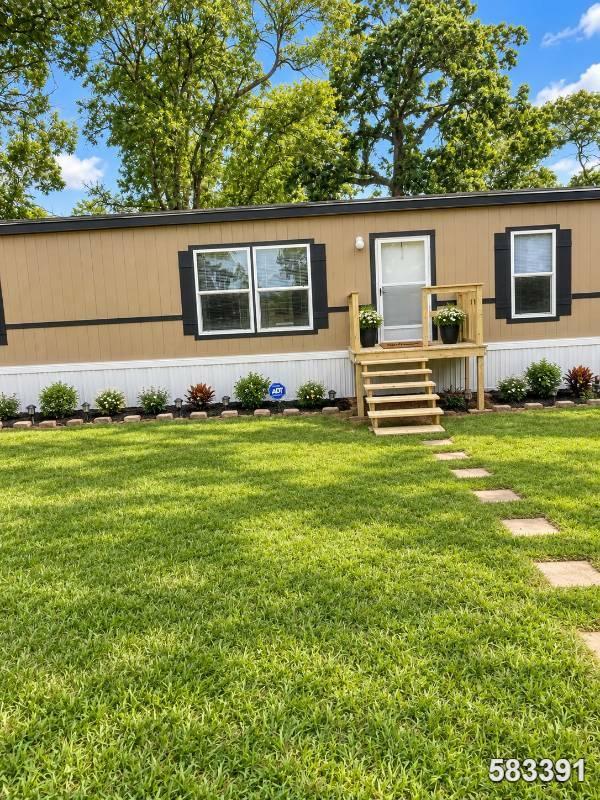Photo 1 of 2 of home located at 29923 Hunters Rd Magnolia, TX 77355