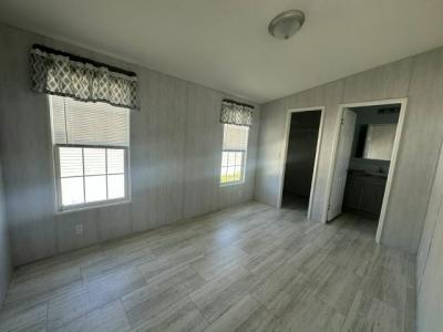 Photo 4 of 7 of home located at 1571 Semon St Orlando, FL 32828