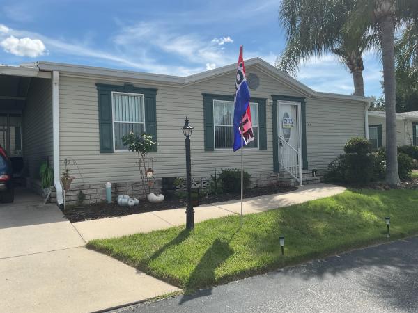 2004 Homes of Merit Mobile Home For Sale