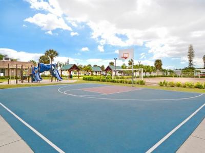 Photo 4 of 6 of home located at 4679 Marks Way #621 Lake Worth, FL 33463