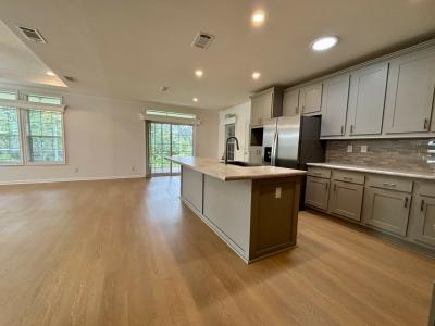 Photo 5 of 28 of home located at 2739 Pier Dr Ruskin, FL 33570