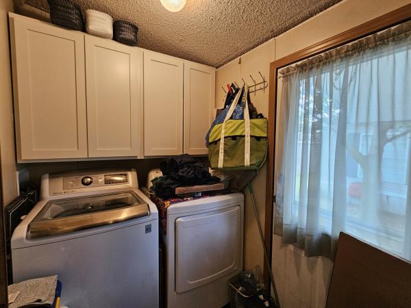 1992 Dutch Housing Unknown Mobile Home