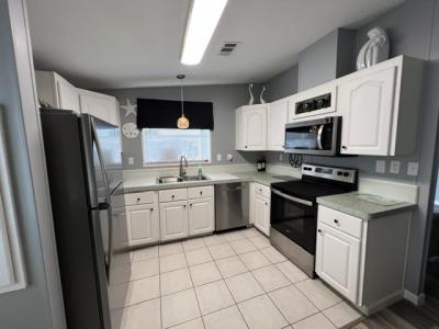 Photo 4 of 28 of home located at 288 Gardenia Lane Parrish, FL 34219