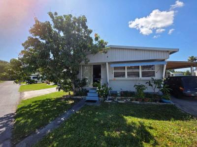 Mobile Home at 6515 15th St E Sarasota, FL 34233