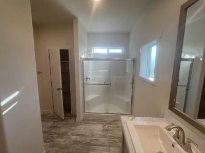 Photo 4 of 12 of home located at 3555 S. Pacific Hwy Lot #242 Medford, OR 97501