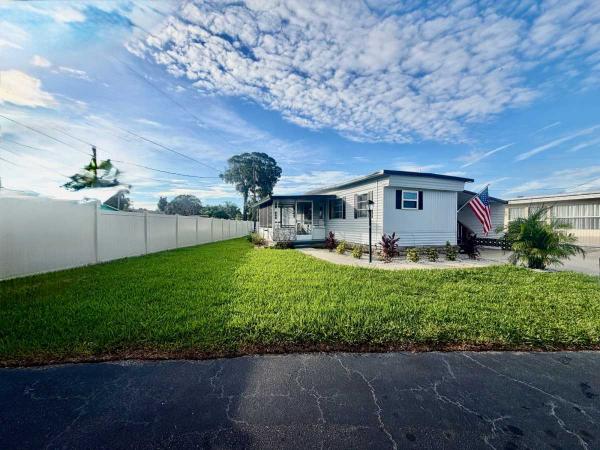 1969 NEWN Mobile Home For Sale