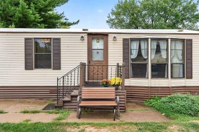 Photo 2 of 30 of home located at 1294 Beaverdale Rd Maplewood, MN 55119