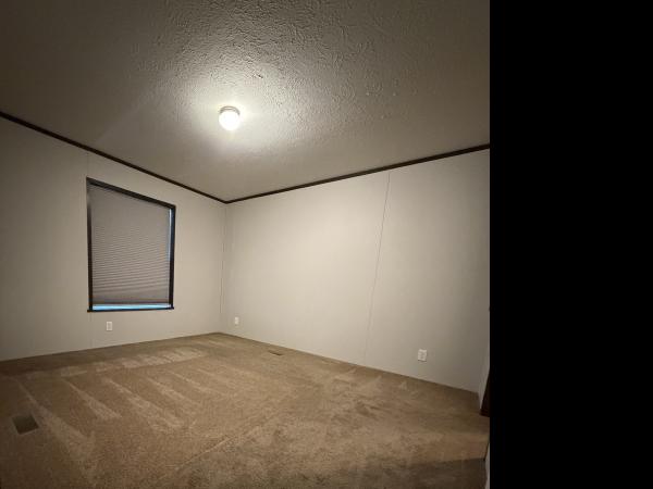 2017 Champion RFN2856901R Mobile Home