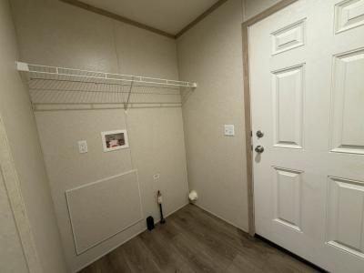 Photo 4 of 9 of home located at 2525 County Line Rd., #353 Des Moines, IA 50321